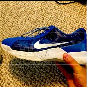 RARE Nike HyperDunk low top basketball shoe